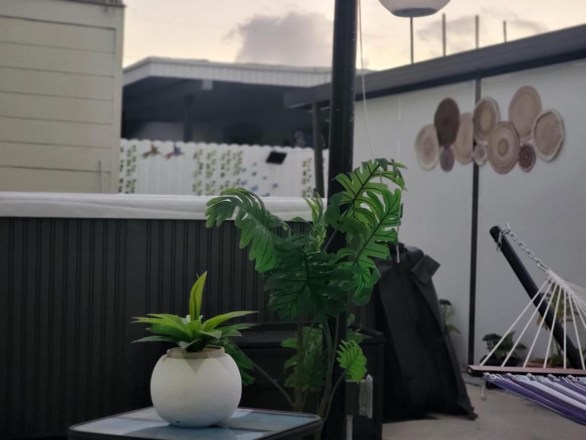 Tiny Place W Private Hot Jacuzzi 7 Min To Miami International Airport المظهر الخارجي الصورة
