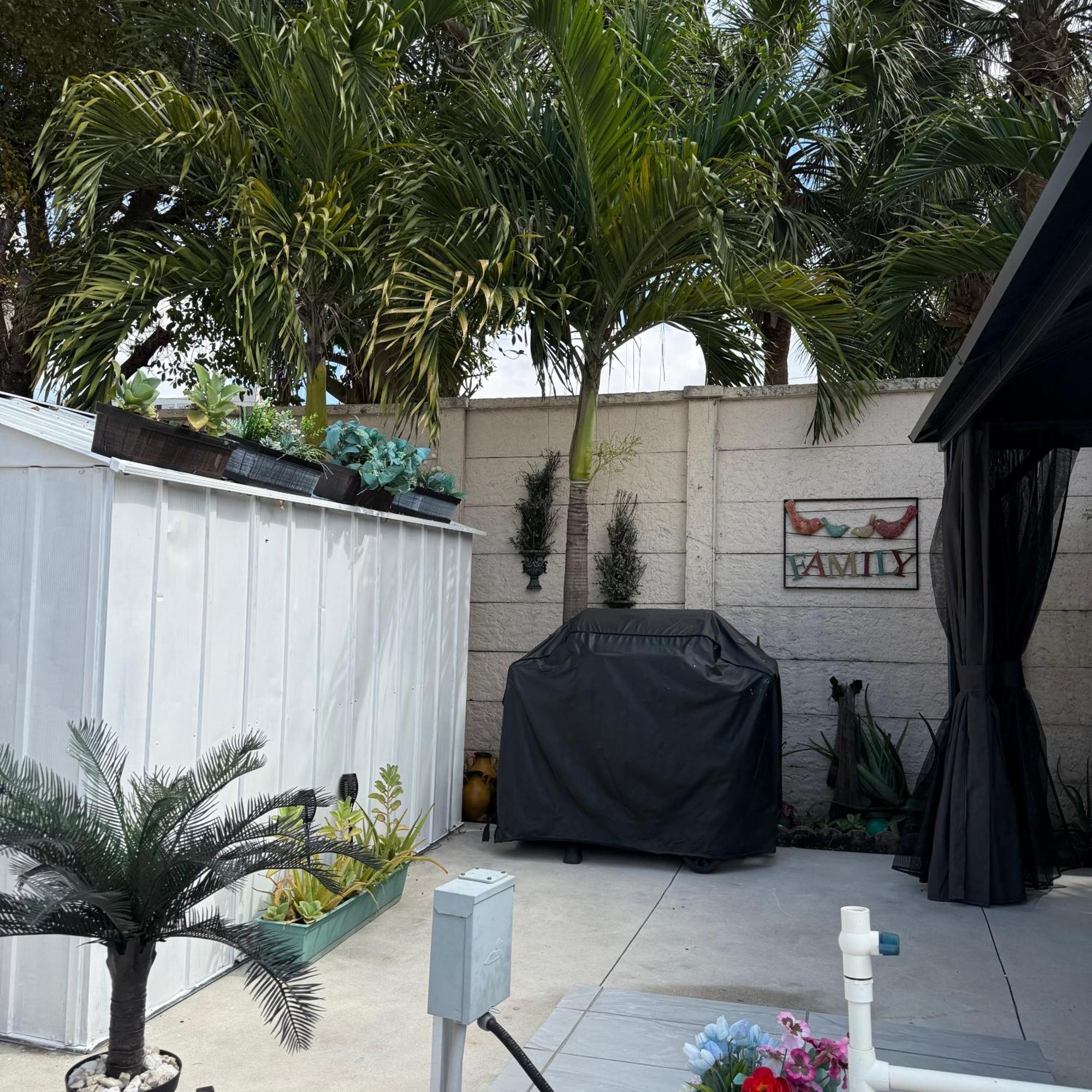Tiny Place W Private Hot Jacuzzi 7 Min To Miami International Airport المظهر الخارجي الصورة