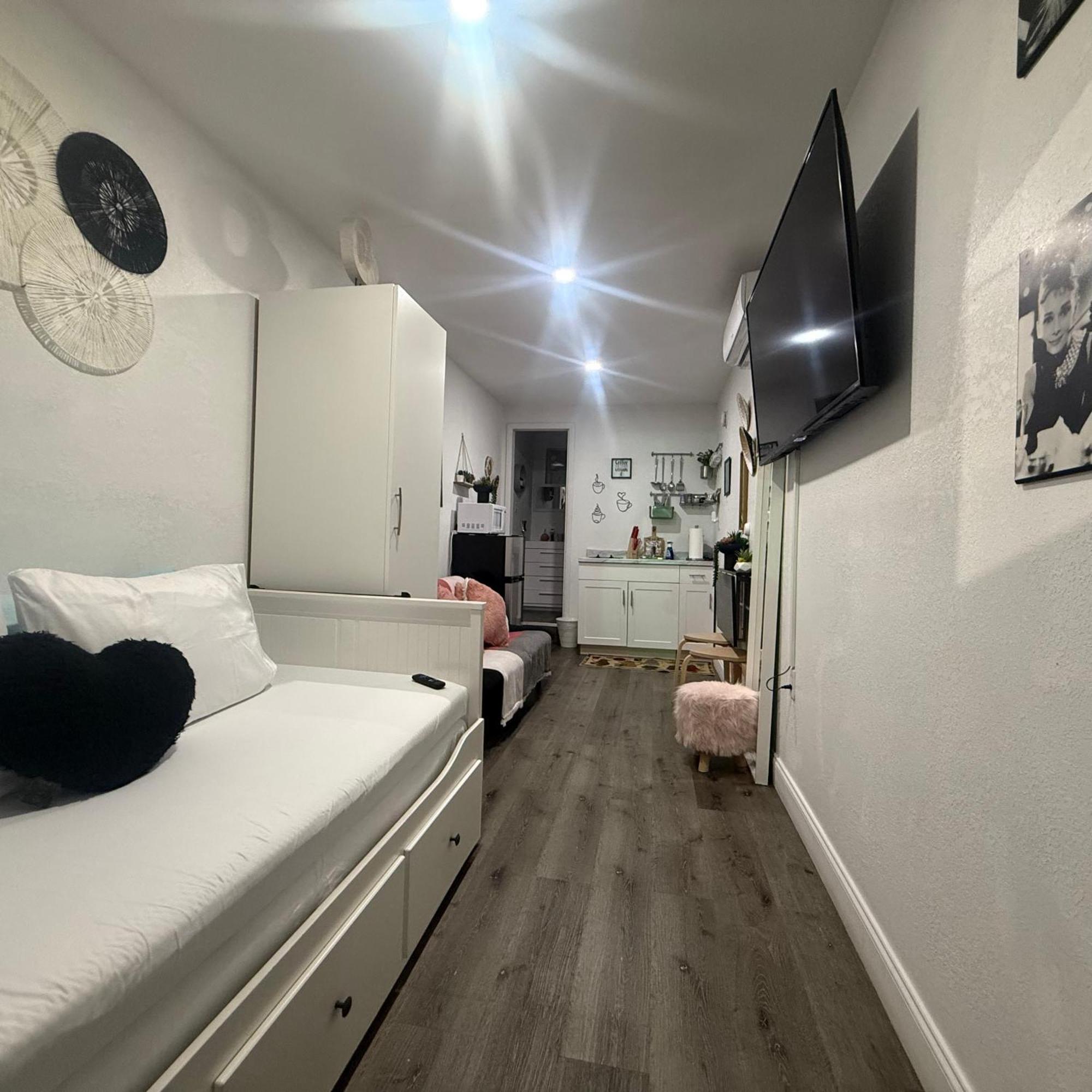 Tiny Place W Private Hot Jacuzzi 7 Min To Miami International Airport المظهر الخارجي الصورة